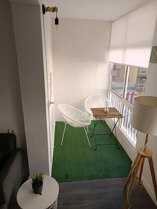 Estupendo Piso Renovado A 30 Metros De La Playa Lejlighed Almería 0*,  Spanien