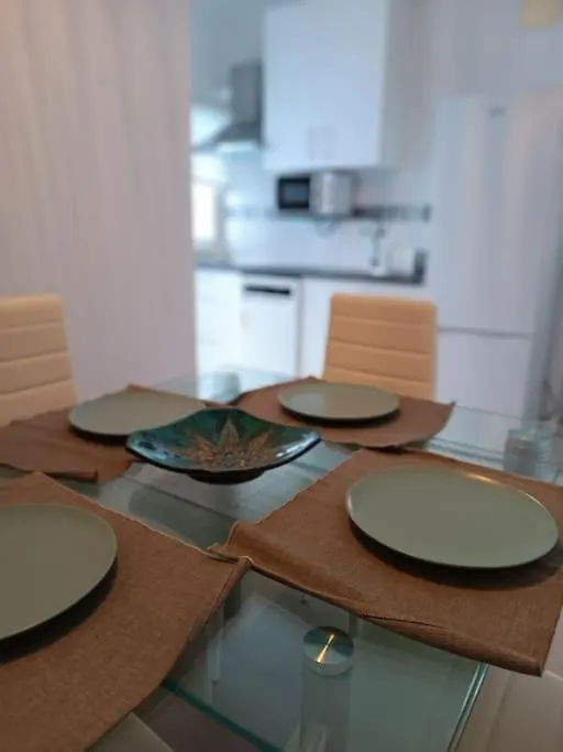Estupendo Piso Renovado A 30 Metros De La Playa Lejlighed Almería