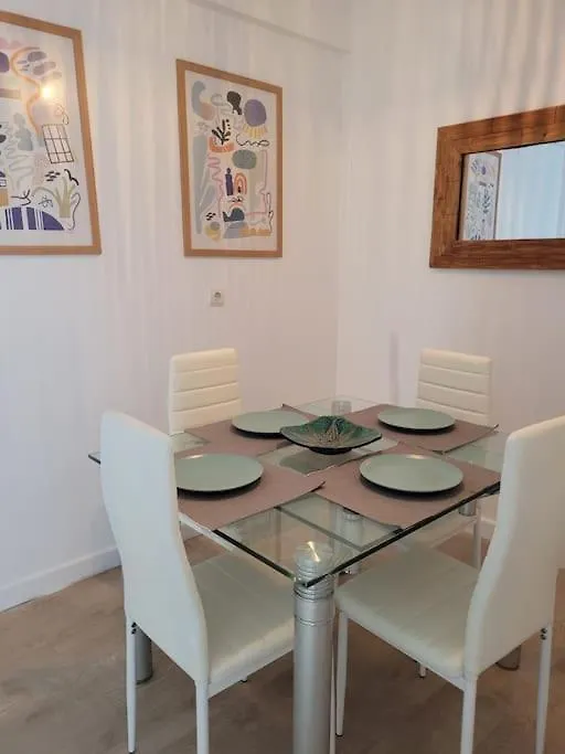 Estupendo Piso Renovado A 30 Metros De La Playa Lejlighed Almería